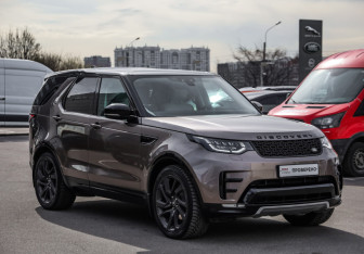 Подержанный автомобиль Land Rover Discovery 2017 года (5 фото)
