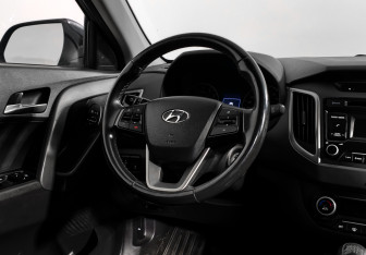Подержанный автомобиль Hyundai Creta 2019 года (15 фото)