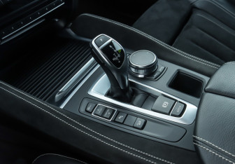 Подержанный автомобиль BMW X6 2019 года (20 фото)