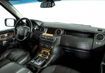 Подержанный автомобиль Land Rover Discovery 2013 года (9 фото)