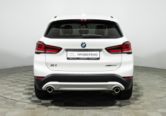 Подержанный автомобиль BMW X1 2019 года (6 фото)