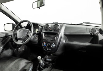 Подержанный автомобиль LADA (ВАЗ) Granta Sedan 2012 года (9 фото)