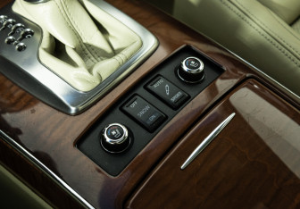 Подержанный автомобиль Infiniti FX 2010 года (22 фото)