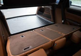 Подержанный автомобиль Porsche Cayenne 2018 года (36 фото)