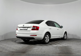 Подержанный автомобиль Skoda Octavia Liftback 2015 года (5 фото)