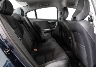 Подержанный автомобиль Volvo S60 2010 года (16 фото)
