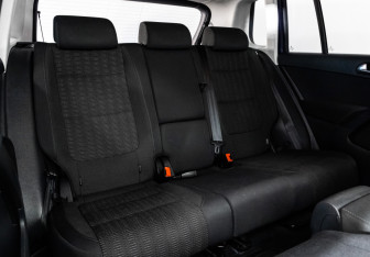 Подержанный автомобиль Volkswagen Tiguan 2012 года (19 фото)