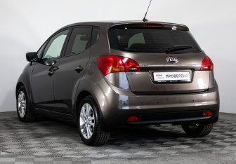 Подержанный автомобиль Kia Venga 2016 года (7 фото)