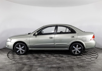 Подержанный автомобиль Nissan Almera Classic 2010 года (8 фото)