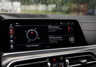 Подержанный автомобиль BMW X6 2021 года (17 фото)