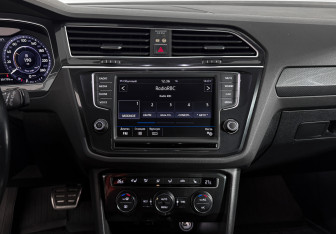 Подержанный автомобиль Volkswagen Tiguan 2017 года (18 фото)