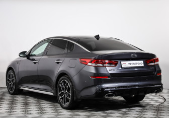 Подержанный автомобиль Kia Optima Sedan 2018 года (8 фото)