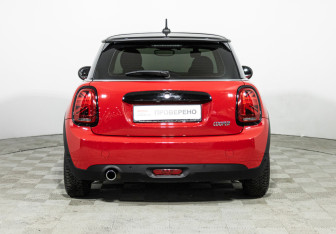 Подержанный автомобиль MINI Hatch 2020 года (6 фото)