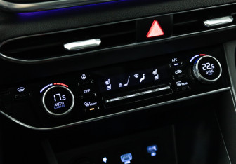 Подержанный автомобиль Hyundai Sonata 2021 года (21 фото)