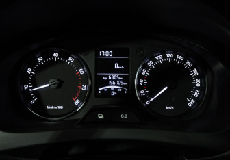 Подержанный автомобиль Skoda Rapid Liftback 2014 года (12 фото)