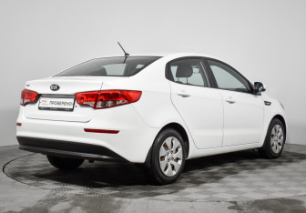 Подержанный автомобиль Kia Rio Sedan 2016 года (5 фото)