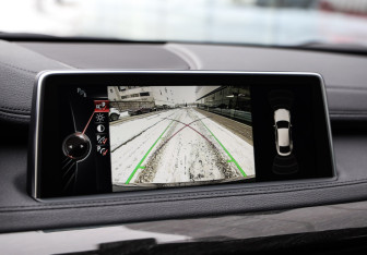 Подержанный автомобиль BMW X6 2016 года (17 фото)