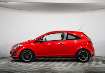 Подержанный автомобиль Opel Corsa 2012 года (8 фото)