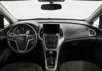 Подержанный автомобиль Opel Astra Hatchback 2011 года (10 фото)
