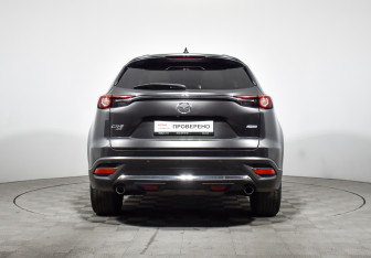 Подержанный автомобиль Mazda CX-9 2017 года (6 фото)