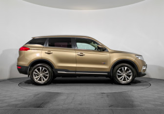 Подержанный автомобиль Geely Atlas 2019 года (4 фото)