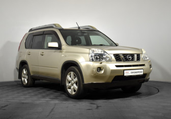 Подержанный автомобиль Nissan X-Trail 2010 года (3 фото)