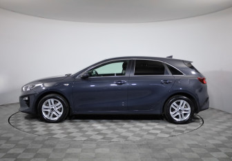 Подержанный автомобиль Kia Ceed Hatchback 2021 года (8 фото)