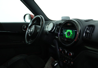 Подержанный автомобиль MINI Countryman 2019 года (10 фото)