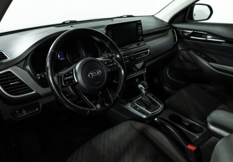 Подержанный автомобиль Kia Seltos 2020 года (11 фото)
