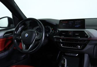 Подержанный автомобиль BMW X3 2019 года (11 фото)