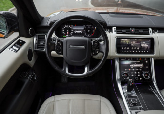Подержанный автомобиль Land Rover Range Rover Sport 2018 года (15 фото)
