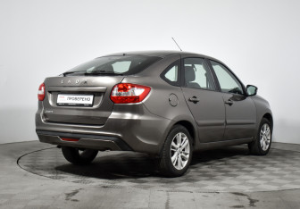 Подержанный автомобиль LADA (ВАЗ) Granta Liftback 2019 года (5 фото)
