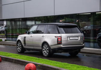 Подержанный автомобиль Land Rover Range Rover 2016 года (8 фото)