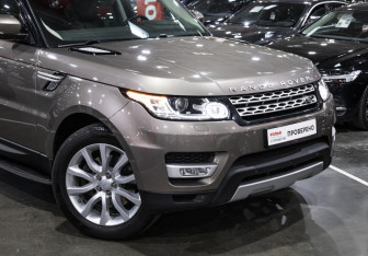Подержанный автомобиль Land Rover Range Rover Sport 2017 года (7 фото)