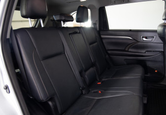 Подержанный автомобиль Toyota Highlander 2016 года (22 фото)