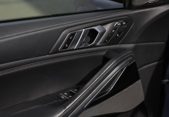 Подержанный автомобиль BMW X6 2020 года (26 фото)