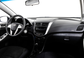 Подержанный автомобиль Hyundai Solaris Sedan 2015 года (9 фото)