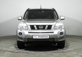 Подержанный автомобиль Nissan X-Trail 2010 года (2 фото)