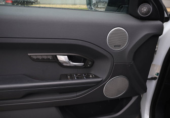 Подержанный автомобиль Land Rover Range Rover Evoque 2015 года (20 фото)