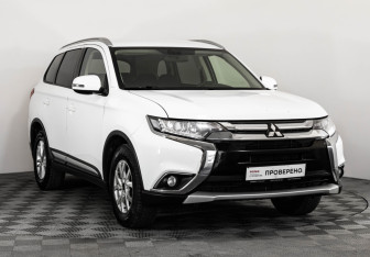 Подержанный автомобиль Mitsubishi Outlander 2018 года (3 фото)