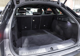 Подержанный автомобиль Land Rover Range Rover Velar 2019 года (29 фото)