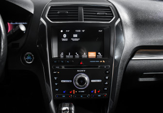 Подержанный автомобиль Ford Explorer 2018 года (21 фото)