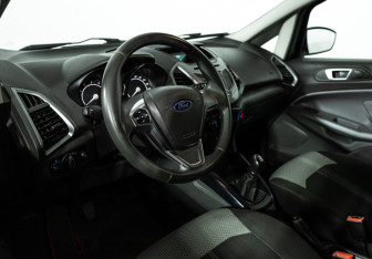 Подержанный автомобиль Ford EcoSport 2016 года (11 фото)