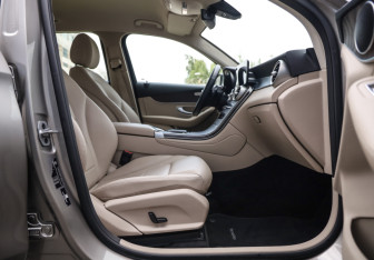 Подержанный автомобиль Mercedes-Benz GLC Coupe 2021 года (28 фото)