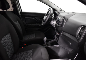 Подержанный автомобиль LADA (ВАЗ) XRAY 2018 года (7 фото)