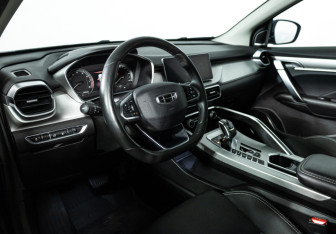 Подержанный автомобиль Geely Coolray 2022 года (11 фото)