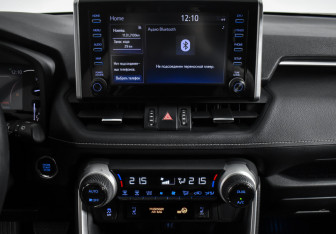 Подержанный автомобиль Toyota RAV4 2019 года (16 фото)