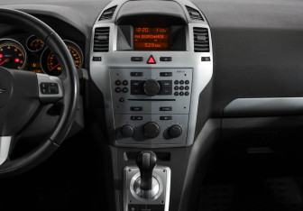 Подержанный автомобиль Opel Zafira Compactvan 2012 года (12 фото)