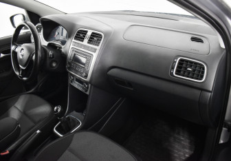 Подержанный автомобиль Volkswagen Polo Sedan 2018 года (12 фото)