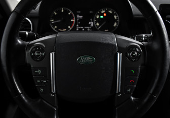 Подержанный автомобиль Land Rover Discovery 2012 года (19 фото)